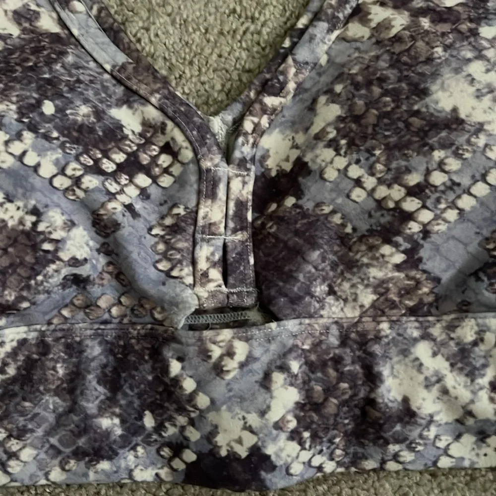 Jessica Simpson Heather Purple Snake-Print Keyhole Mikie Sports Bra Size Medium